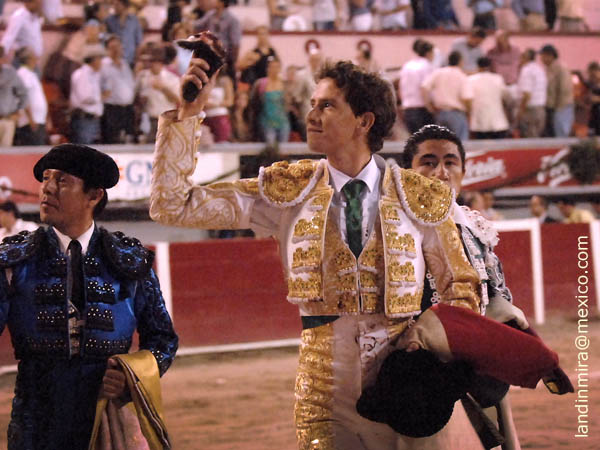 La segunda oreja a la espuerta