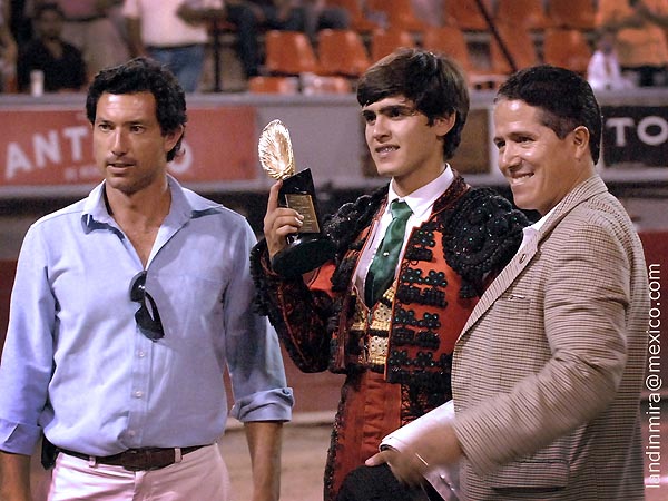 Ger�nimo y Urrutia la entregan