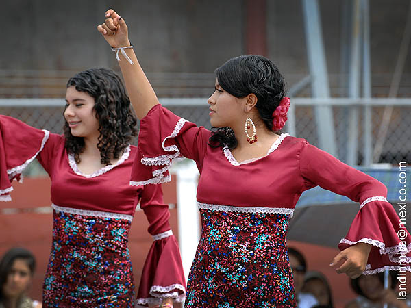El flamenco de Isela y Florencia