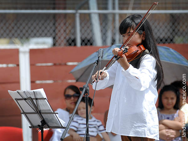 Lorena Ortega, solista de viol�n