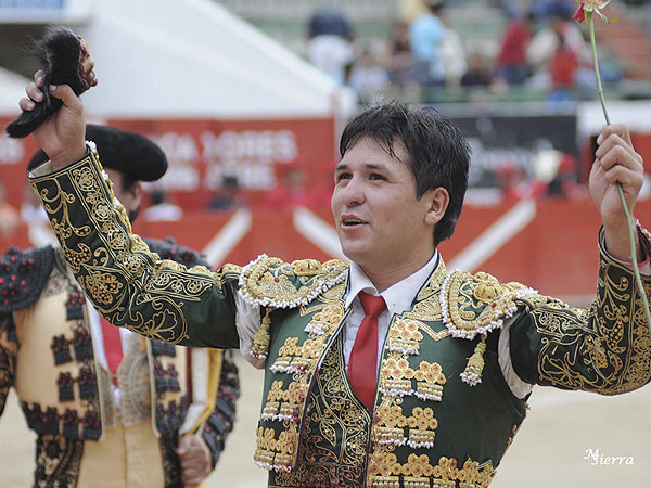 La �nica oreja de el festejo