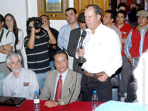 Arruza expuso puntos de vista