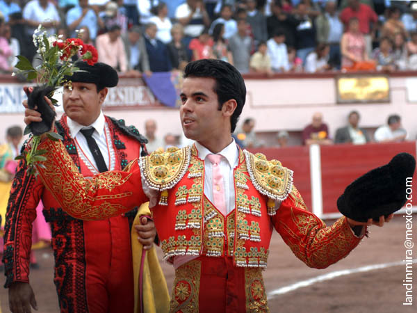 Tarde de una sola oreja