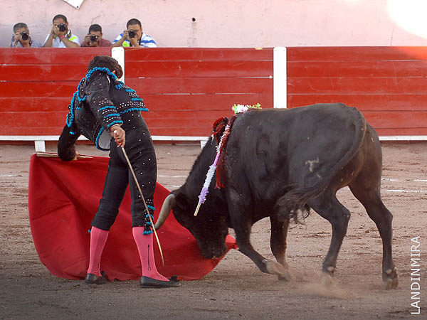 Acompa�ando con la cintura