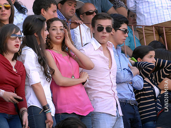 Acartelado para el domingo 11