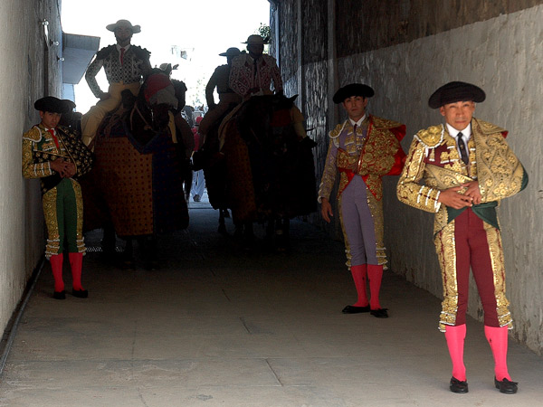 La tercia, en sus pensamientos