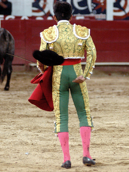 Con la suerte de espaldas