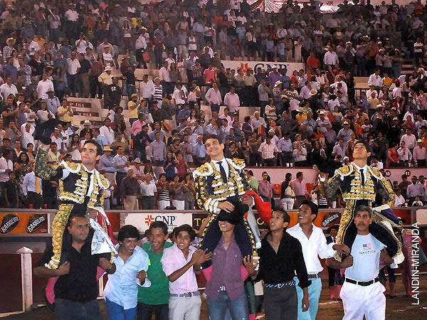 La grandeza se vivi� en AGUAS