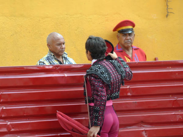 Brindis para Adri�n Delgado