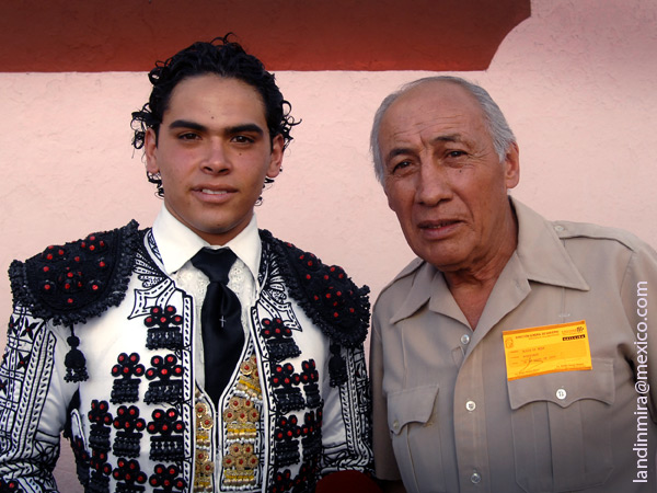 Alain y su mentor Armando Mora