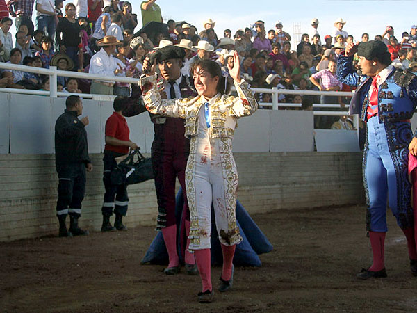 Hilda comparti� trunfo con Bello