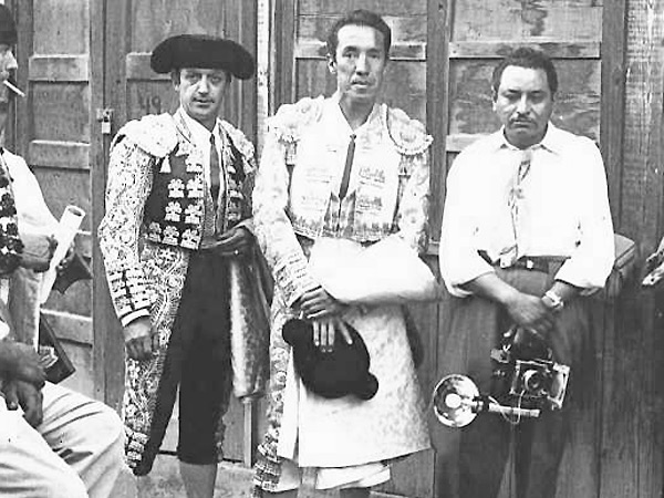 Silverio y el fot�grafo Canales