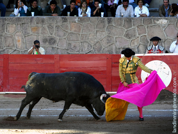 El capote de Juan Ch�vez