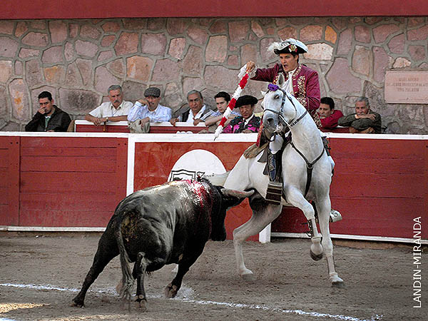 Gast�n abri� la Feria 2012