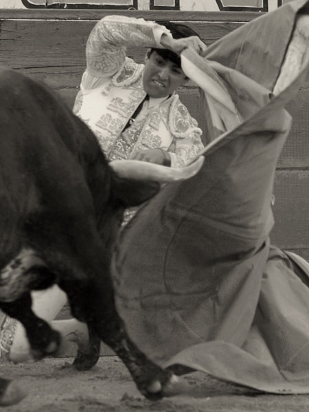 Chispeante inicio de Mac�as