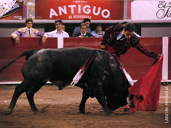 Le extrajo pases de val�a