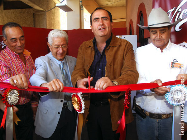 El Alcalde inaugura sala de prensa