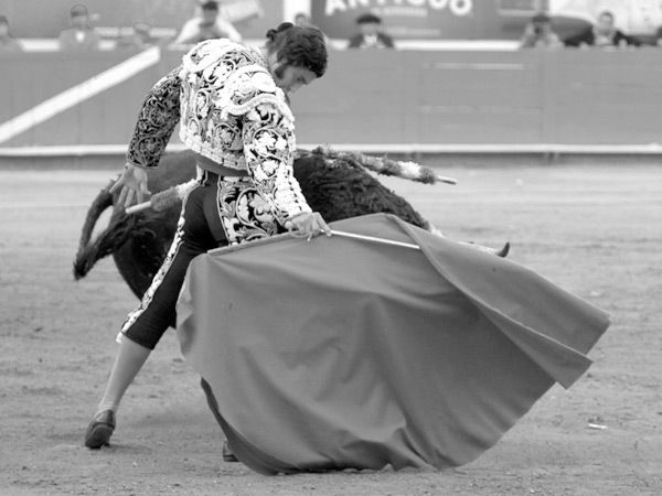 La barbilla en el pecho