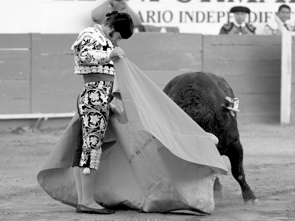 Con las yemas de los dedos