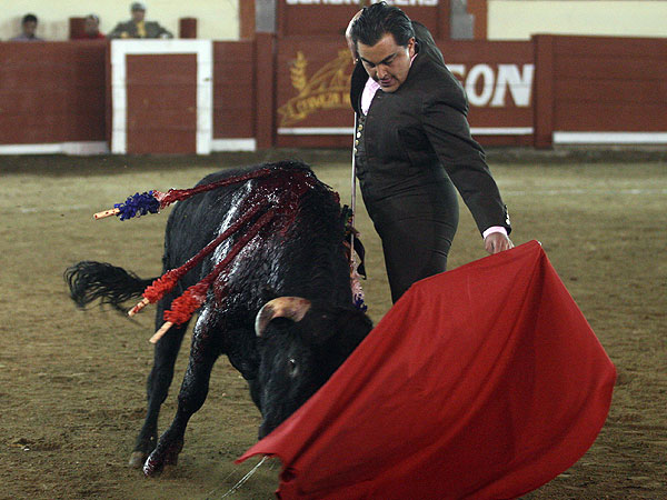 Mostr�ndole el camino