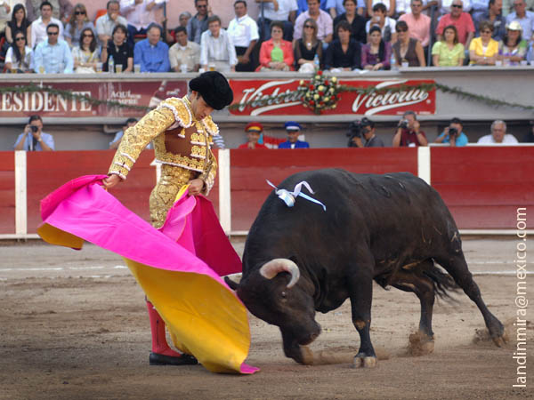 Las manos a la cadera