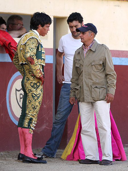 Con Cubero, su apoderado