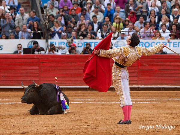 El toro y La M�xico a sus pies