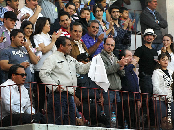 Paco Olivera se estren� de juez