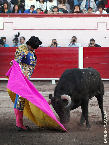 Dibuj� lentas ver�nicas