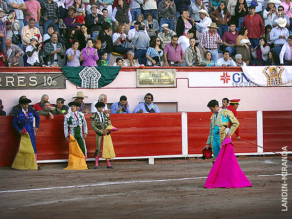 Salud� una fuerte ovaci�n