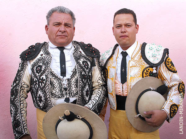 Dos generaciones de lanceros