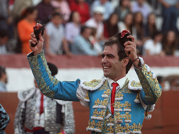 Tarde triunfal de Arturo