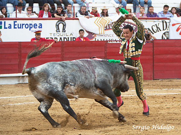 Cubriendo lo tres tercios