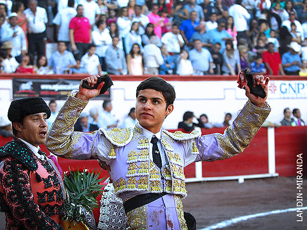 Le tumb� las dos a 