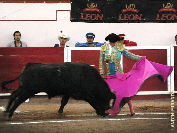 Busc� agradar a sus paisanos