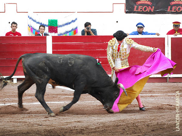 Se present� Emilio Mart�n