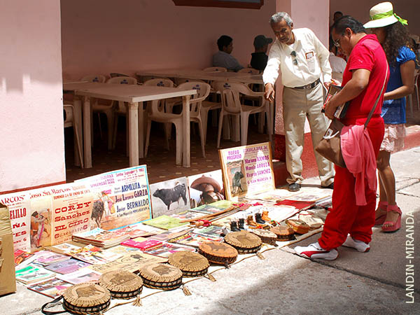 Carteles hist�ricos con 