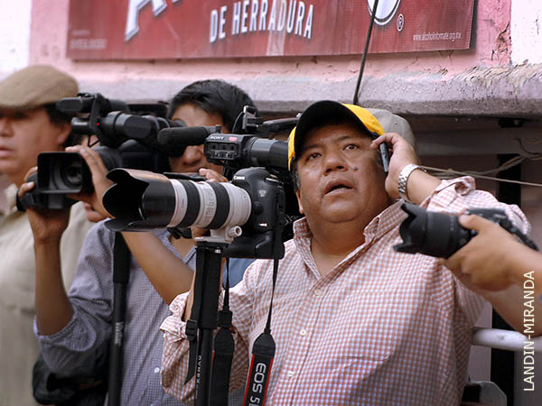 Sergio Hidalgo, de visita por Aguas