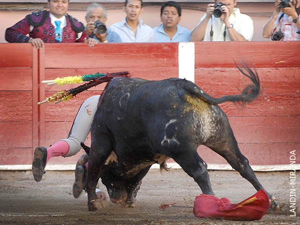 Ya la llevaba en el muslo