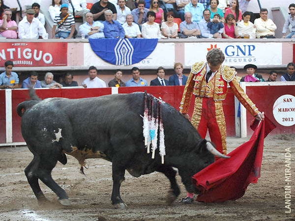 Ah� est� otro torero dispuesto