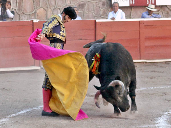 Saludo capotero de Padilla