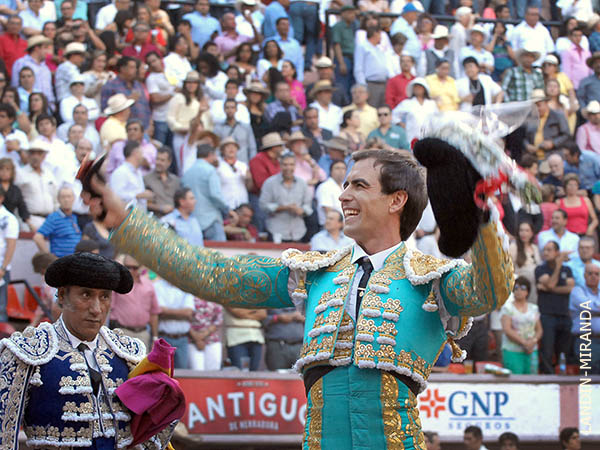 Vuelta al ruedo con un trofeo