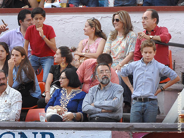 Eduardo Mart�n en primera fila