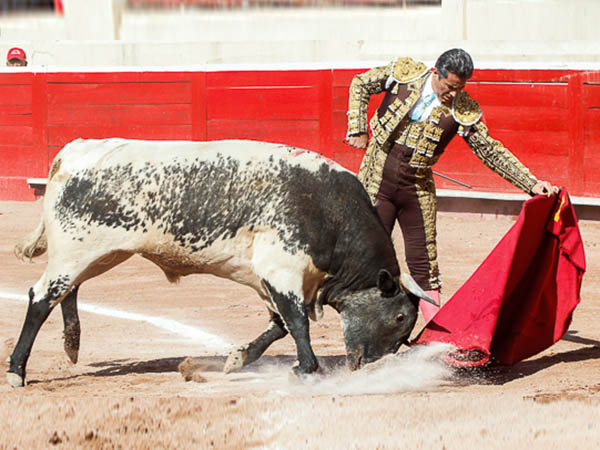 Sobre las rayas del tercio