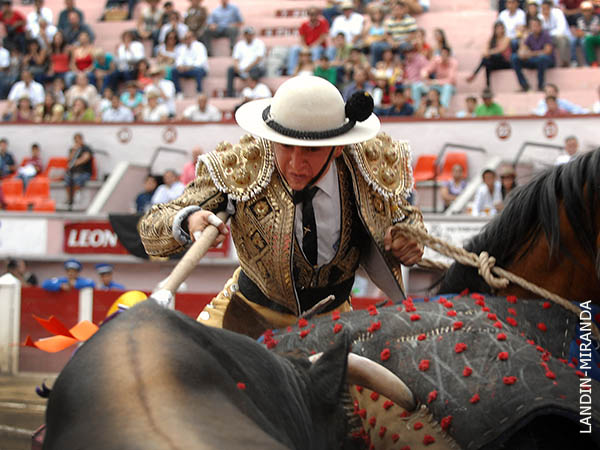 Cobos, temerario con el list�n