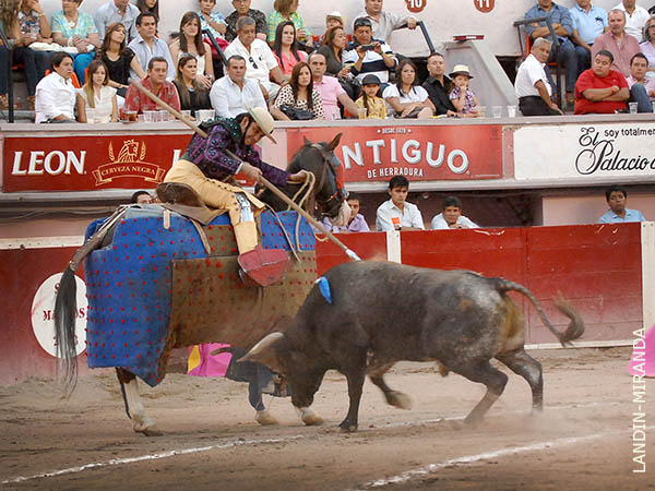 Cruz Prado, en todo lo alto