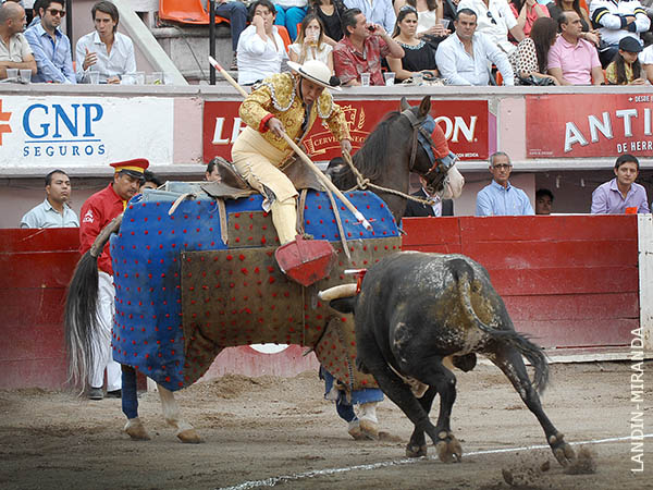 Lalo Rivera, chorreando la vara