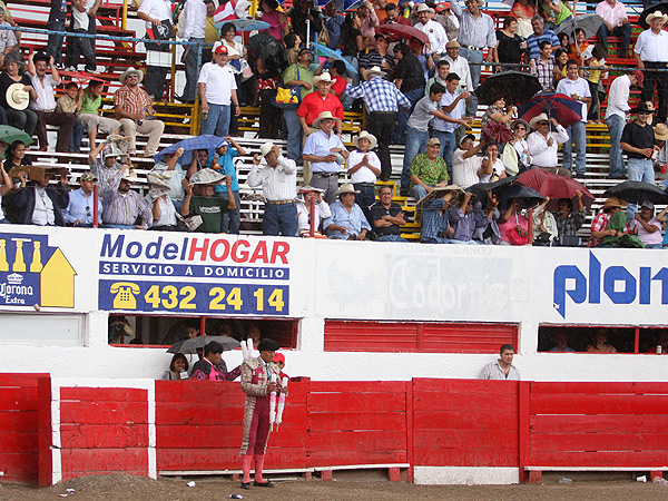 Y comenz� el aguacero