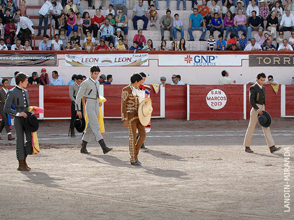 Los chavales en el despeje