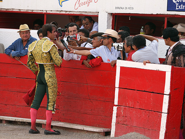 Brindis a los colegas de la prensa